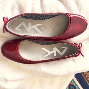 Anne Klein red patent flats with great color and details!